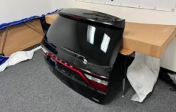 GENUINE OEM 2014–2024 DODGE DURANGO COMPLETE TAILGATE ASSEMBLY – FACTORY BLACK w/ CAMERA 