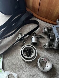 Alternative view of 4/71 Supercharger Kit – Refurbished with Rover V8 Manifold