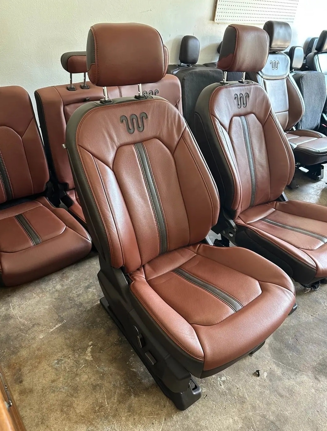 GENUINE OEM FORD KING RANCH LEATHER SEATS & CENTER CONSOLE BUNDLE – F-150 (2015–2020) & SUPER DUTY (2017–2022) - Image 4