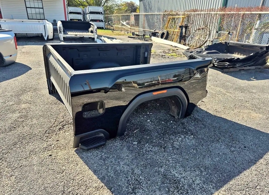 EXCEPTIONALLY CLEAN OEM GMC SIERRA DENALI 6.5FT BED – FACTORY BLACK (2020–2025)