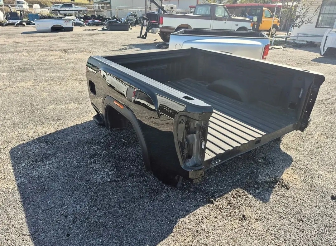 EXCEPTIONALLY CLEAN OEM GMC SIERRA DENALI 6.5FT BED – FACTORY BLACK (2020–2025) - Image 4