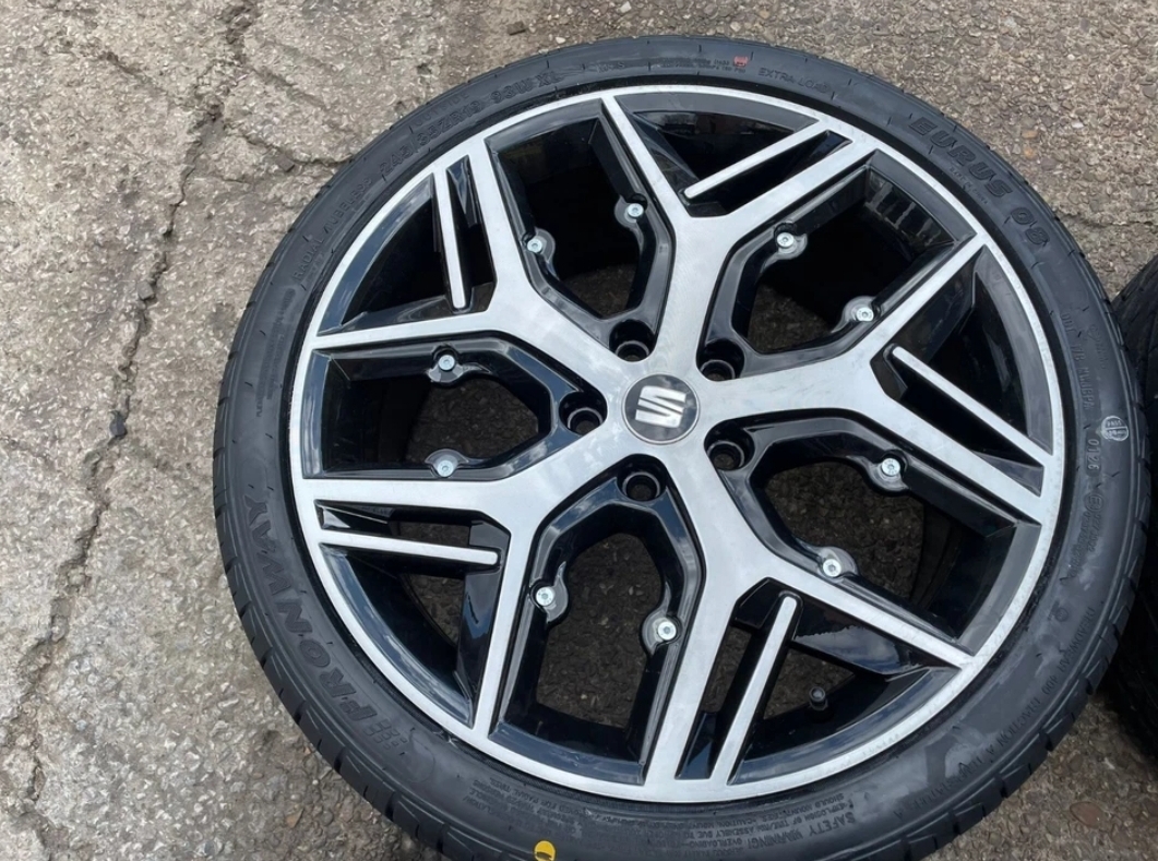 Genuine 19" SEAT Cupra Leon Diamond Cut Alloy Wheels & Brand New Tyres - Image 8